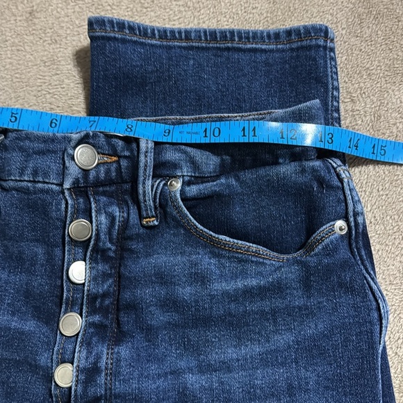Good American Good Curve Exposed Button High Rise Straight Jean - Picture 12 of 14